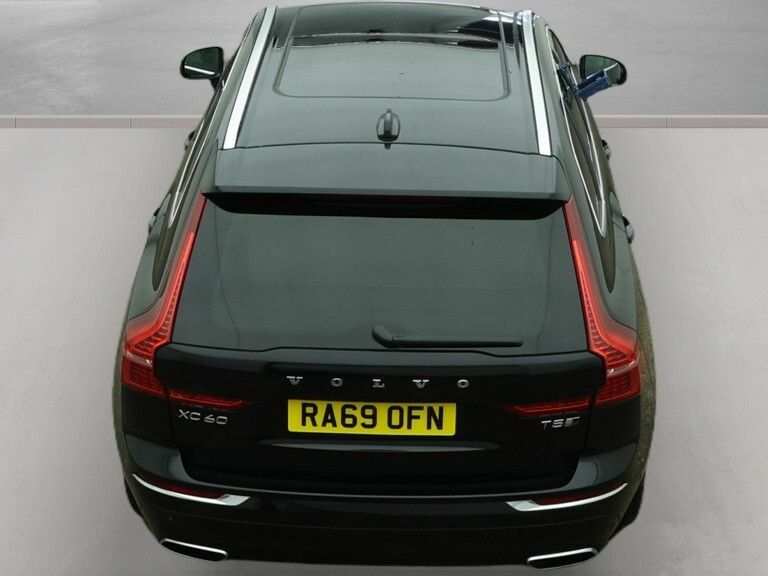 Volvo XC60 Momentum Pro  #9