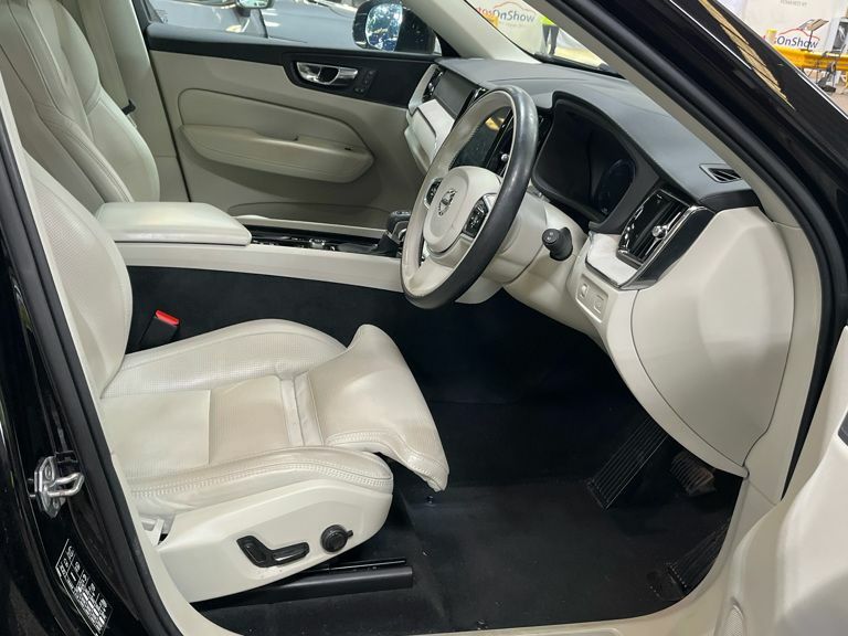 Volvo XC60 2.0 T5 250 Inscription Awd Geartronic Black #2