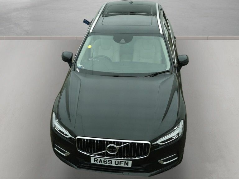 Volvo XC60 Momentum Pro  #8