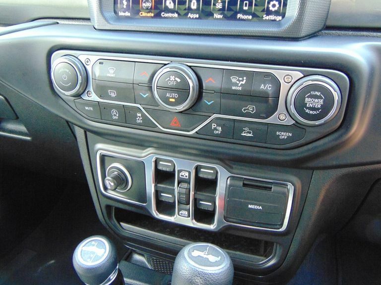 Jeep Wrangler 2.0 Gme Sahara Black #32