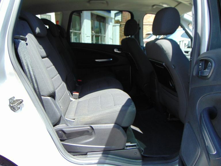Ford S-Max Mpv White #31