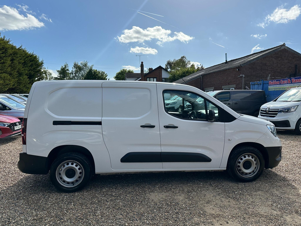 Vauxhall Combo 1.5 Turbo D 2300 Dynamic L2 H1 Euro 6 DN21WCO White #6