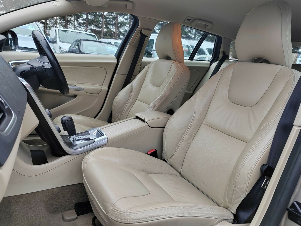 Volvo V60 D3 Se Grey #10