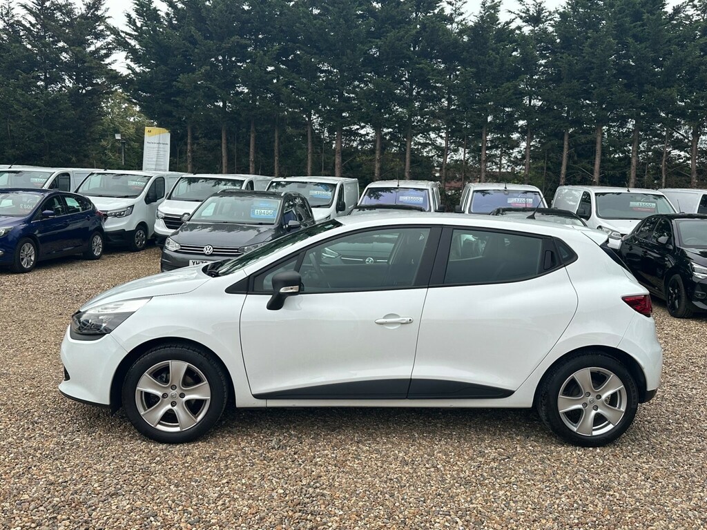 Renault Clio 1.2 16V Play Euro 6 White #2