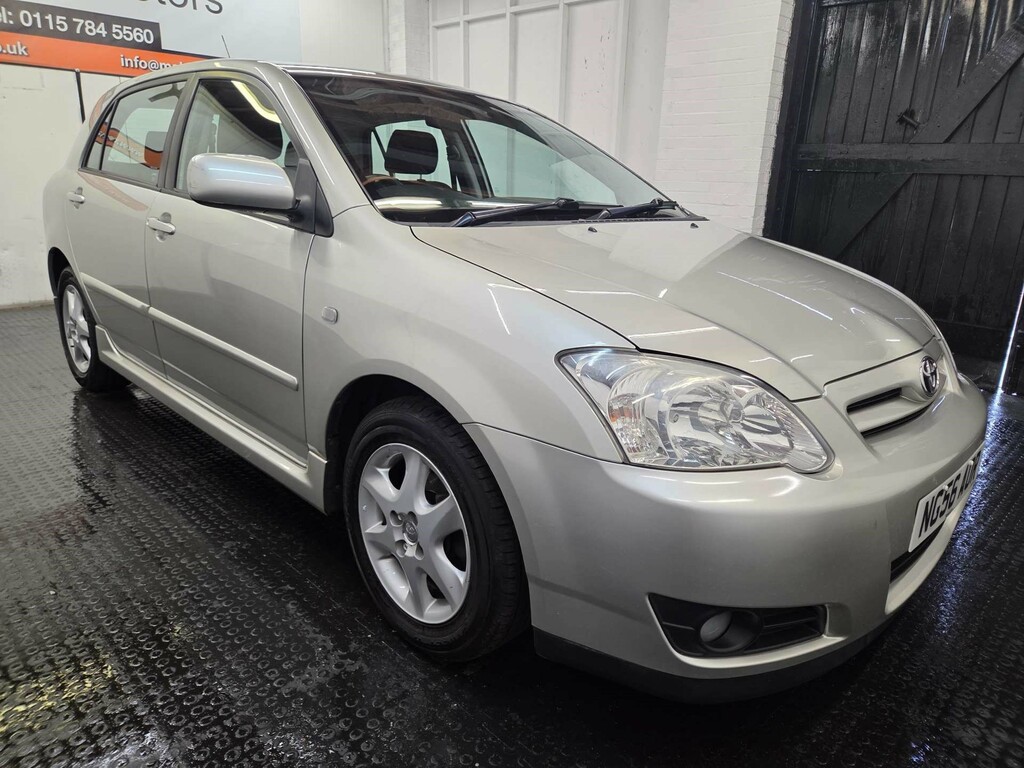 Toyota Corolla Hatchback 1.6 Black #27