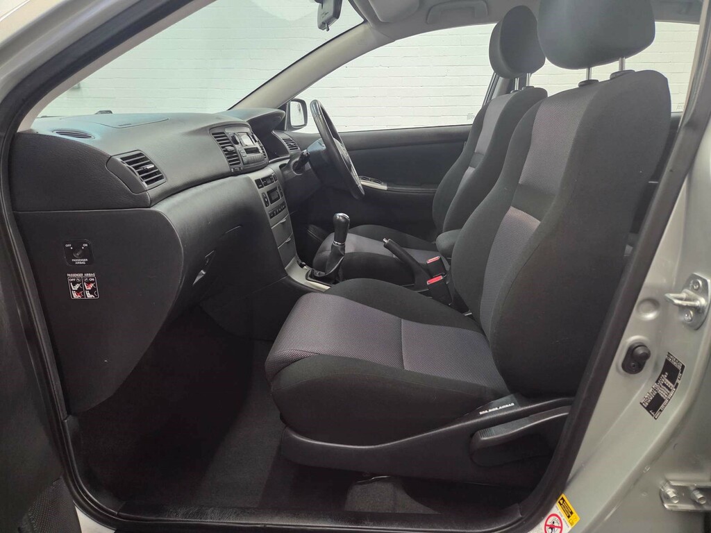 Toyota Corolla Hatchback 1.6 Black #8
