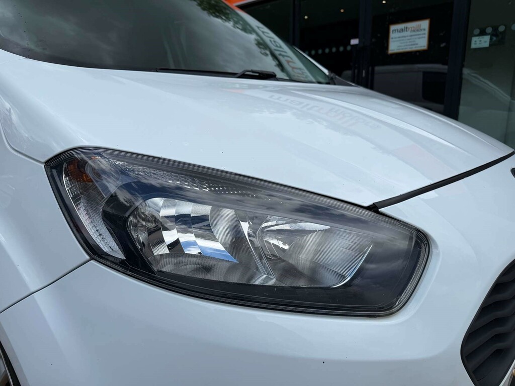 Ford Transit Courier  Silver #7