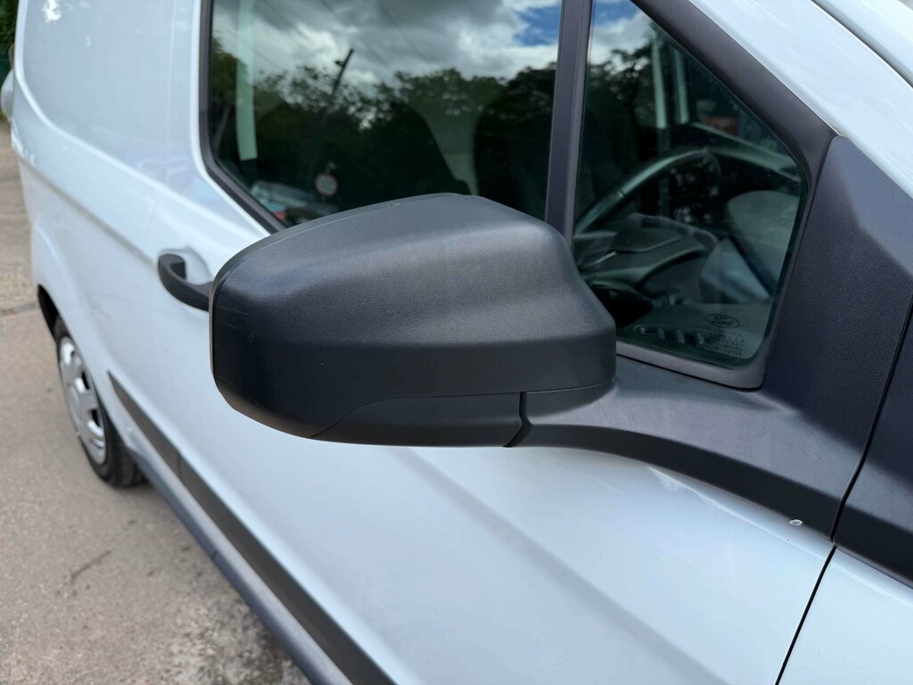 Ford Transit Courier  Silver #8