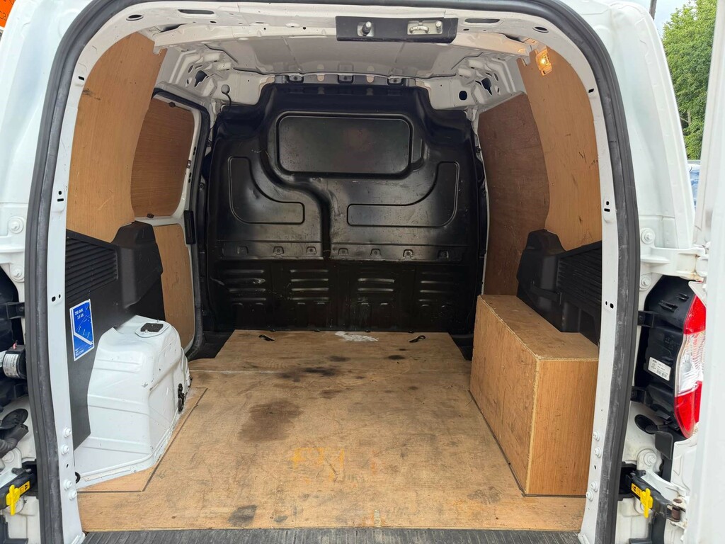 Ford Transit Courier  Silver #18