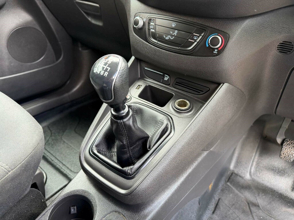 Ford Transit Courier  Silver #25