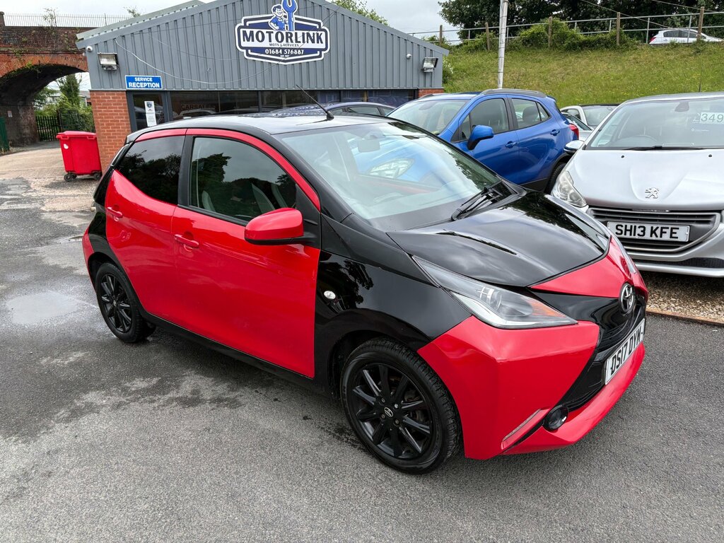 Toyota Aygo 1.0 Vvt-i X-press Hatchback Euro DS17DYM Black #2