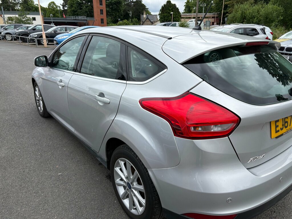 Ford Focus 1.0T Ecoboost Titanium Hatchback Silver #4