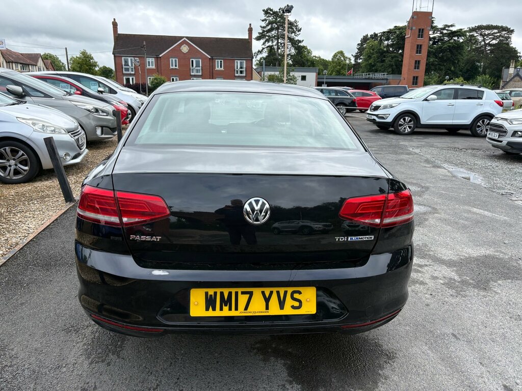 Volkswagen Passat 1.6 Tdi Bluemotion Saloon Euro 6 WM17YVS Black #3