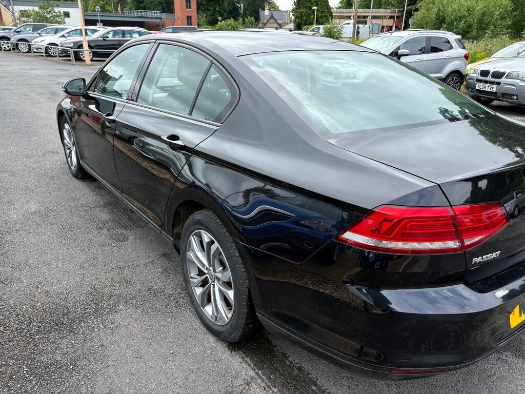 Volkswagen Passat 1.6 Tdi Bluemotion Saloon Euro 6 WM17YVS Black #4
