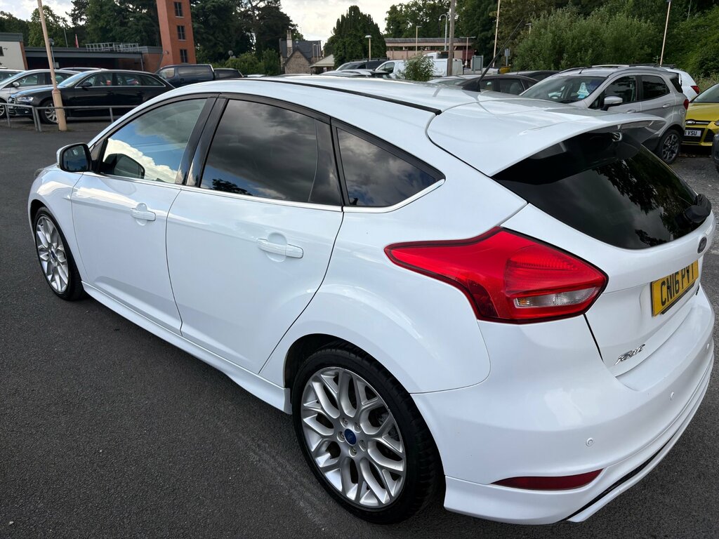 Ford Focus 1.0T Ecoboost Zetec S Hatchback CN16PVT White #4