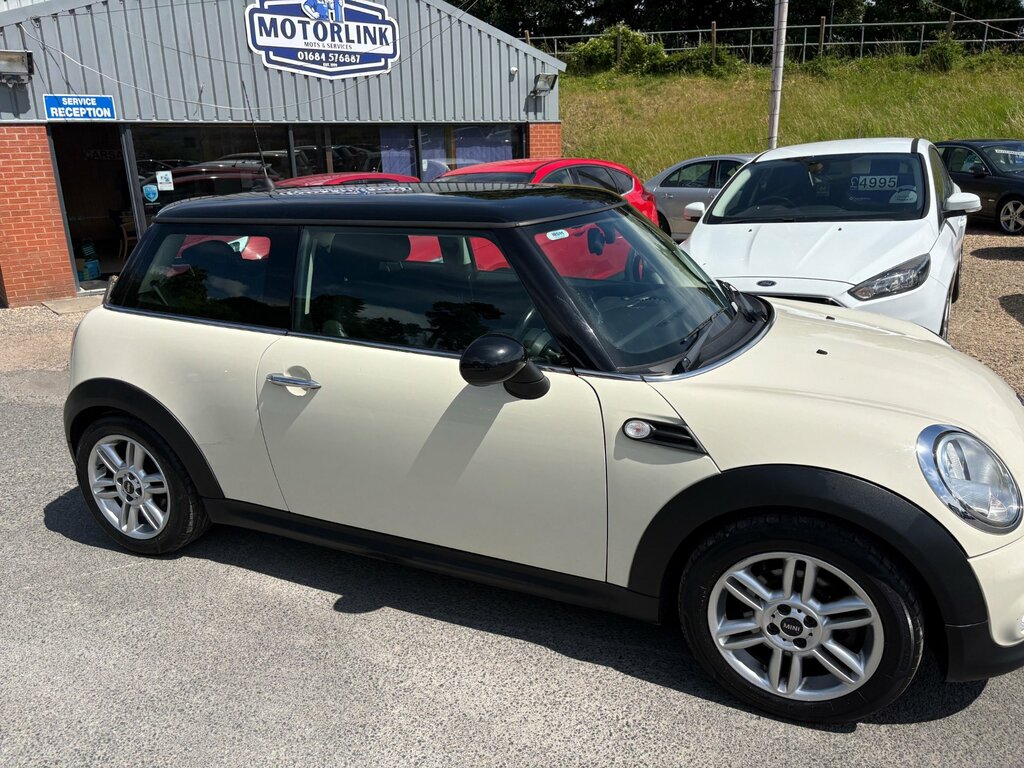Mini Hatch 1.6 Cooper D Hatchback Euro 5 S White #2