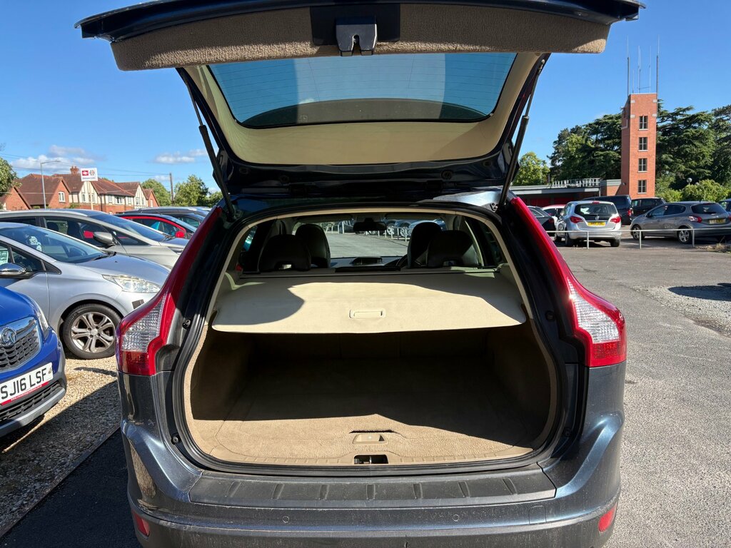 Volvo XC60 Suv Grey #9