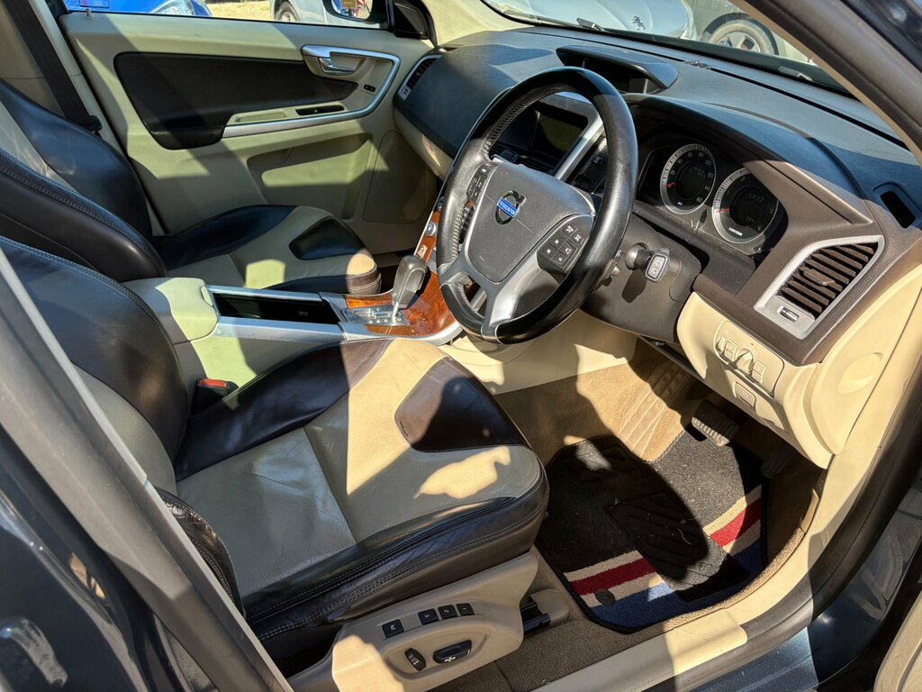 Volvo XC60 Suv Grey #11