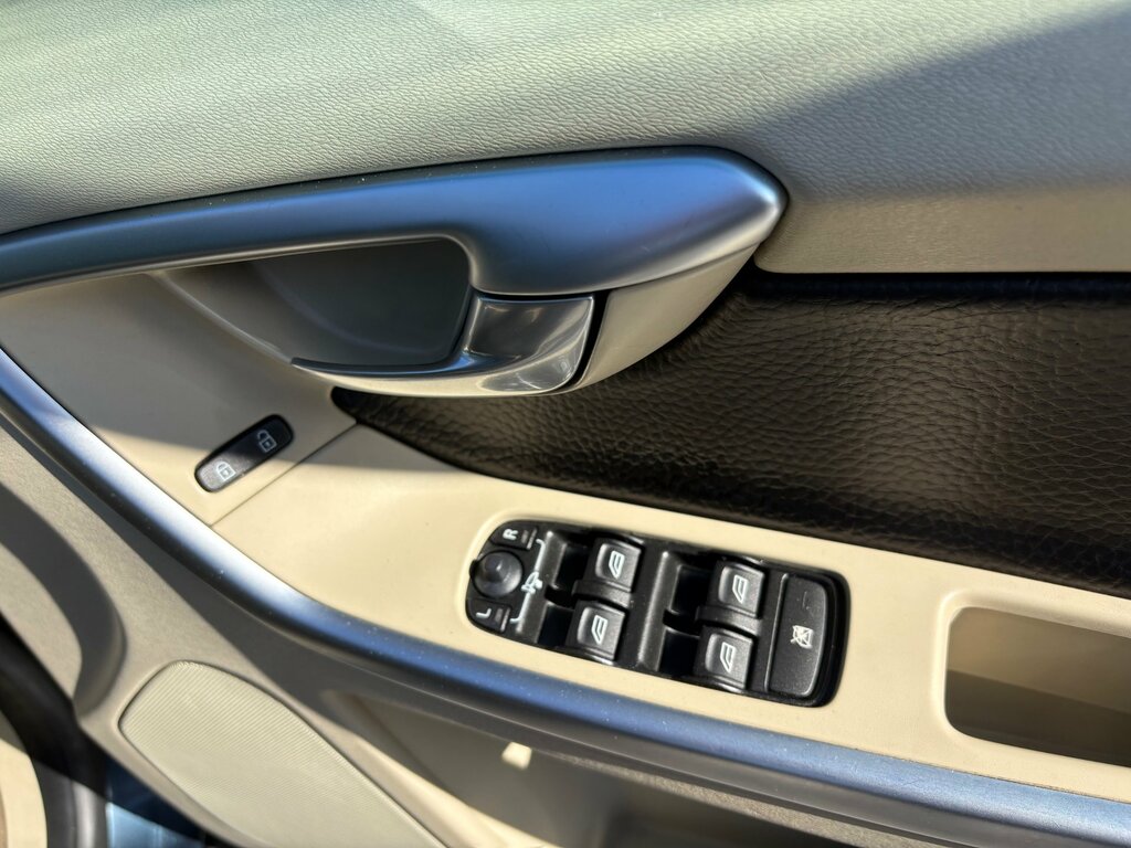 Volvo XC60 Suv Grey #12