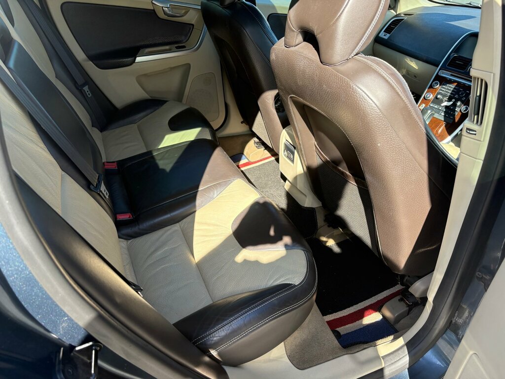 Volvo XC60 Suv Grey #10