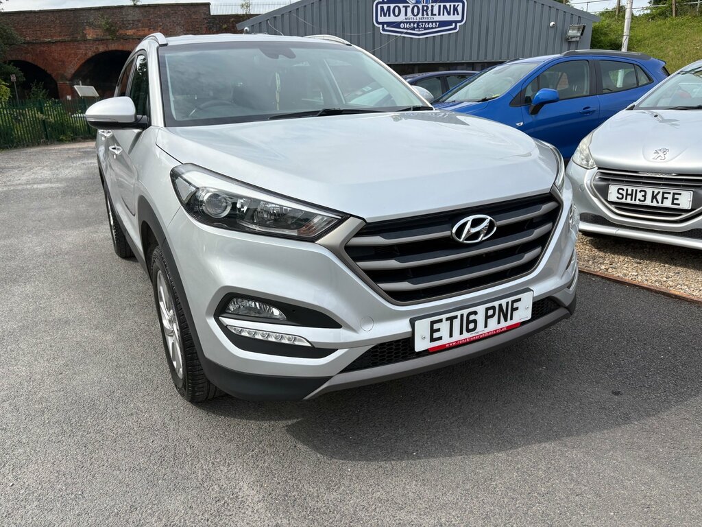 Hyundai Tucson 1.6 Gdi Blue Drive Se Suv Euro 6 ET16PNF Silver