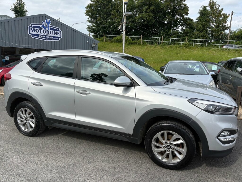 Hyundai Tucson 1.6 Gdi Blue Drive Se Suv Euro 6 ET16PNF Silver #2