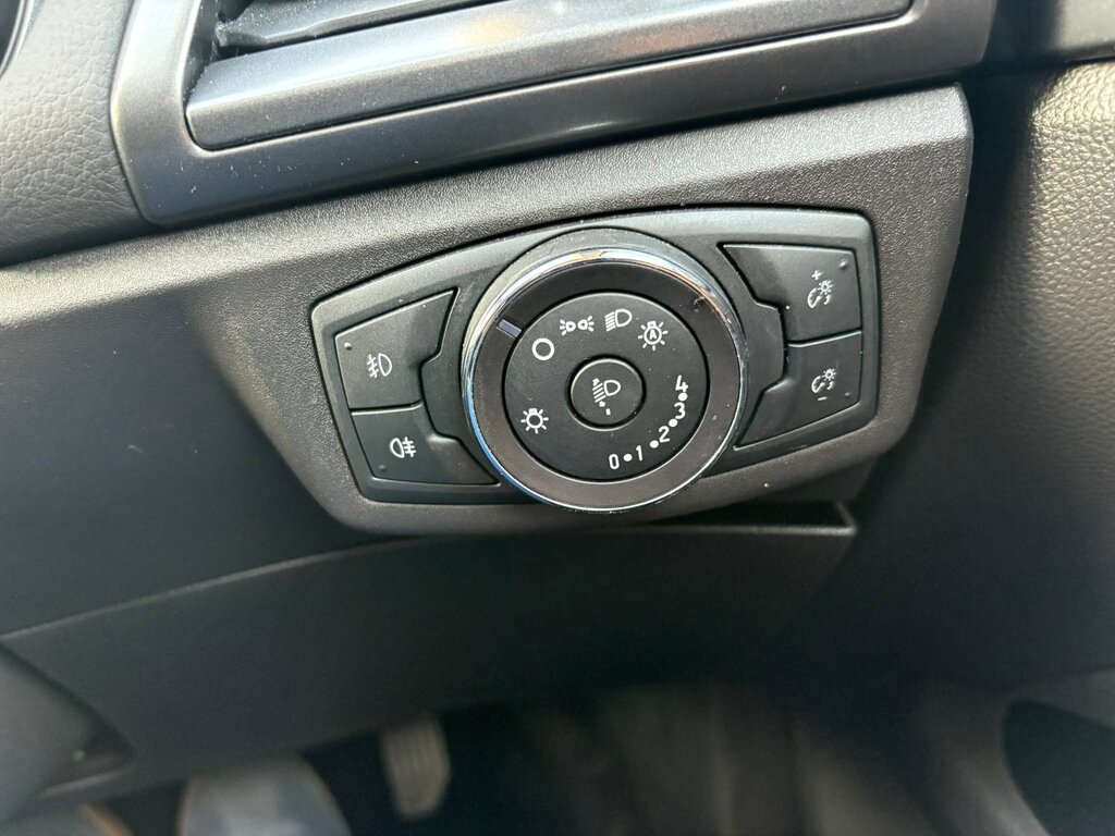 Ford Mondeo Hatchback Blue #18