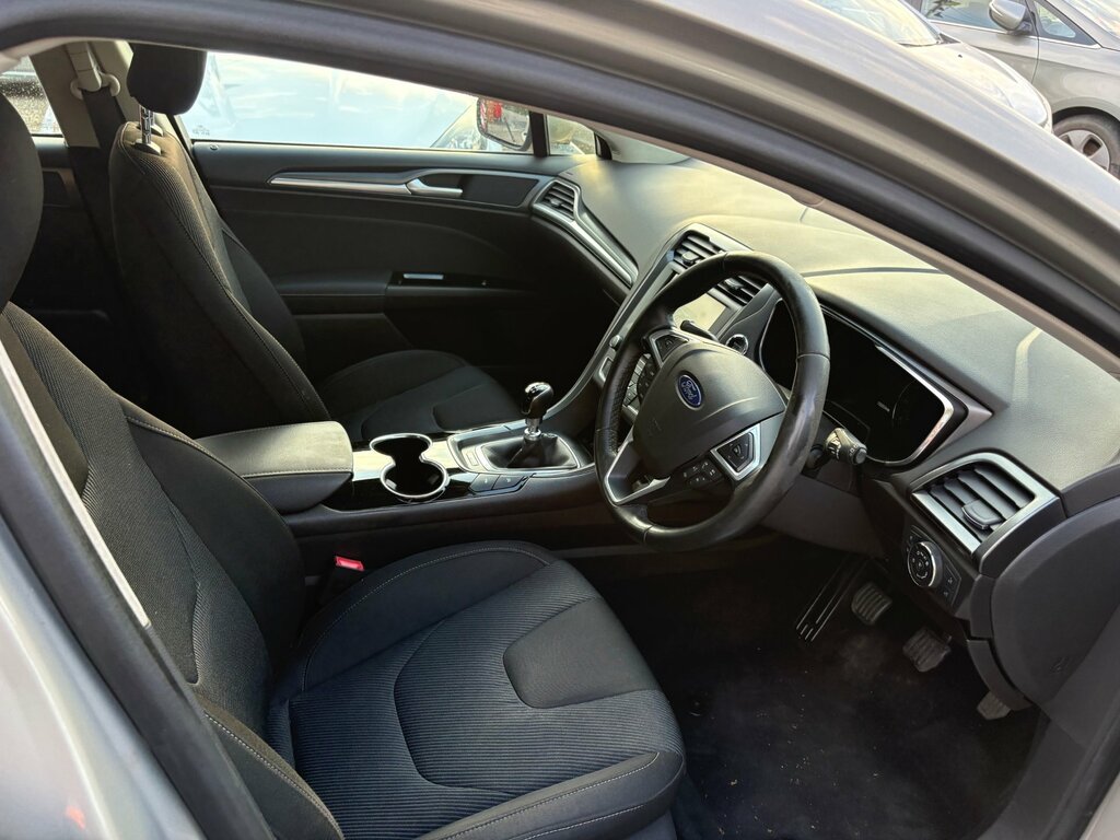 Ford Mondeo Hatchback Blue #11