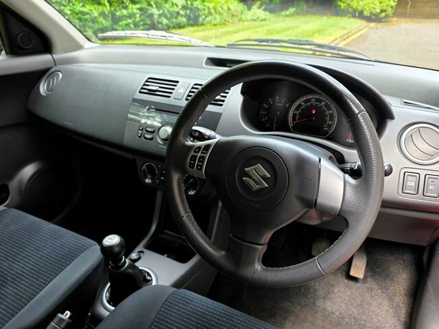 Suzuki Swift Red #12