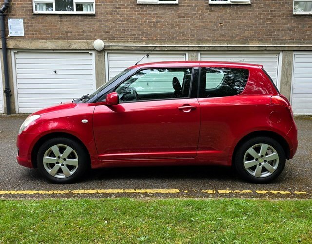 Suzuki Swift Glx Hatchback Red #4