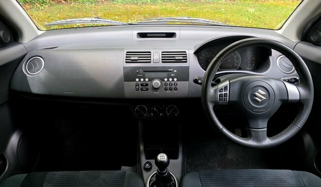 Suzuki Swift Red #16