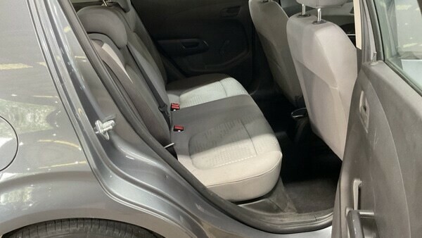 Chevrolet Aveo Ltz White #10