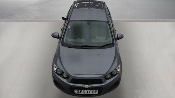 Chevrolet Aveo Ltz White #7