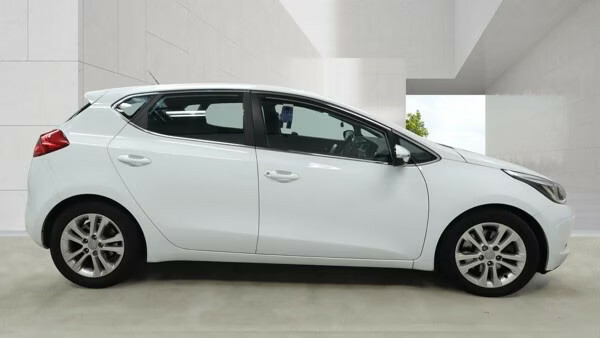 Kia Ceed 1.6 Crdi 2 Hatchback White #5