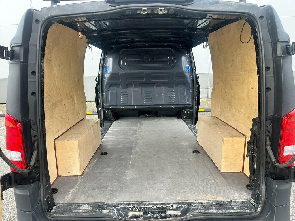 Mercedes-Benz Vito 114 Bluetec White #12