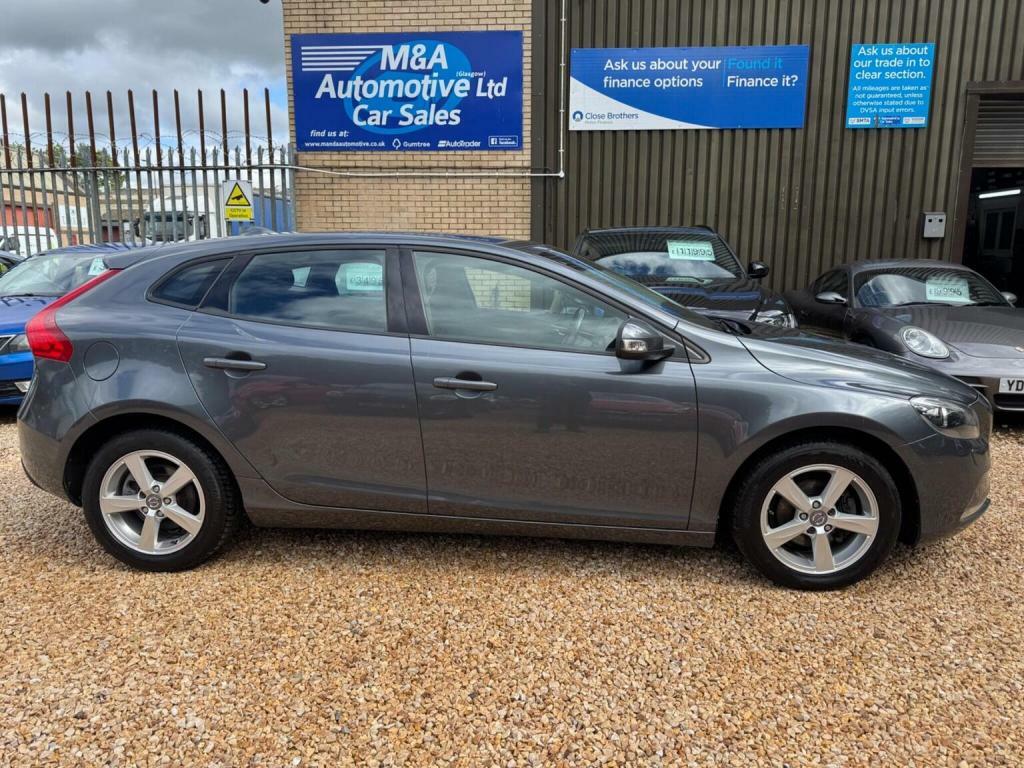 Volvo V40 2013 1.6 D2 R-design 113 Bhp Blue #17