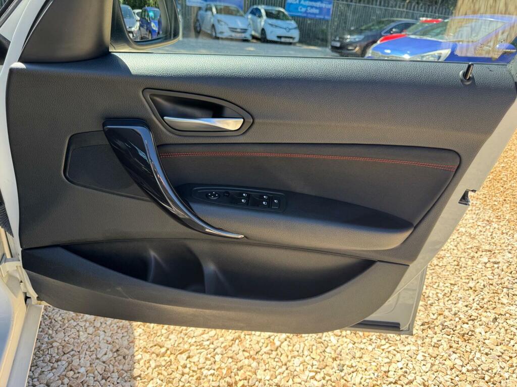 BMW 1 Series 2015 15 116D Black #17