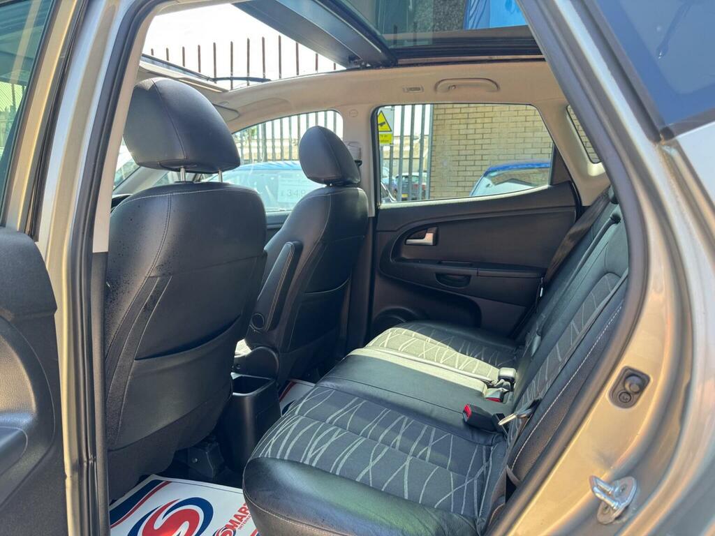 Kia Venga 1.6 3 123 Bhp White #16