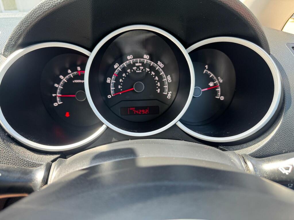 Kia Venga 1.6 3 123 Bhp White #10