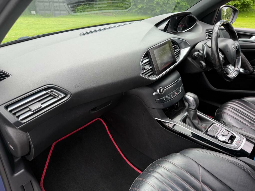 Peugeot 308 1.2 L Pure Tech Access White #44