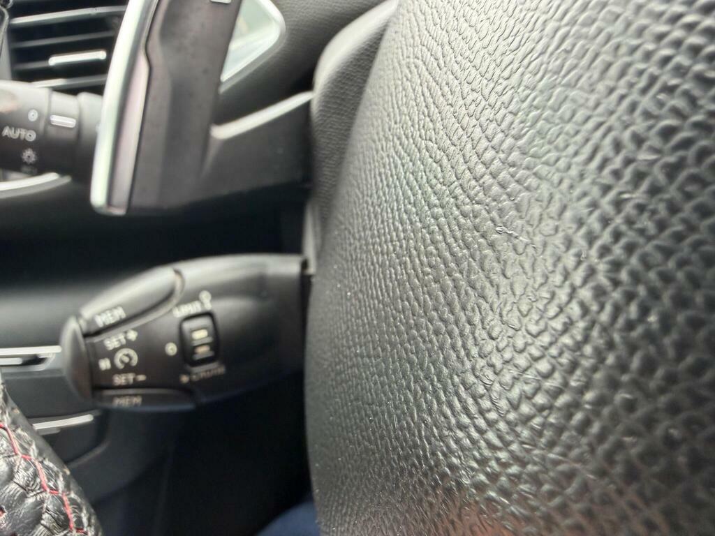 Peugeot 308 1.2 L Pure Tech Access White #21