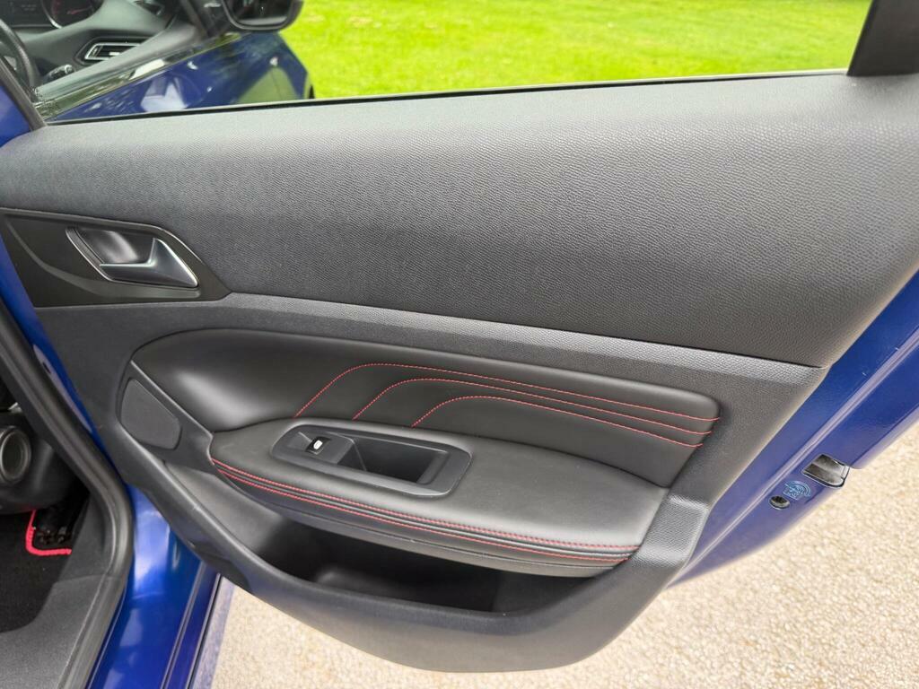 Peugeot 308 1.2 L Pure Tech Access White #25