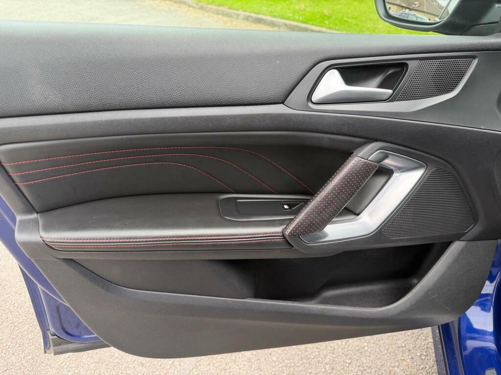 Peugeot 308 1.2 L Pure Tech Access White #26