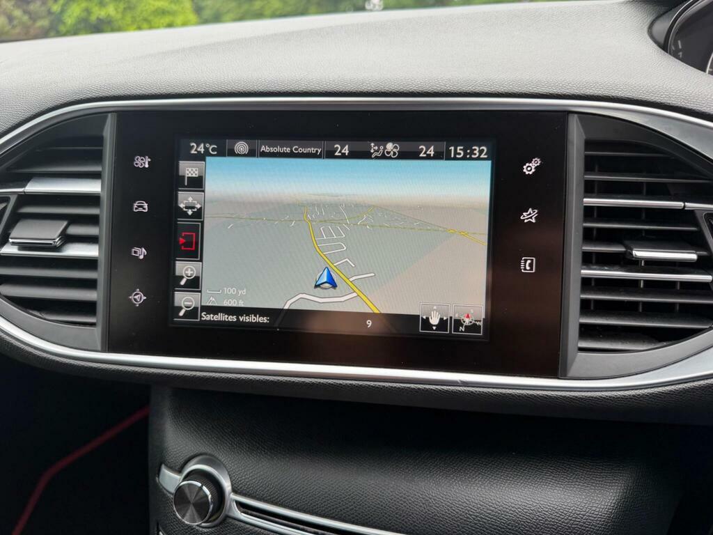 Peugeot 308 1.2 L Pure Tech Access White #28