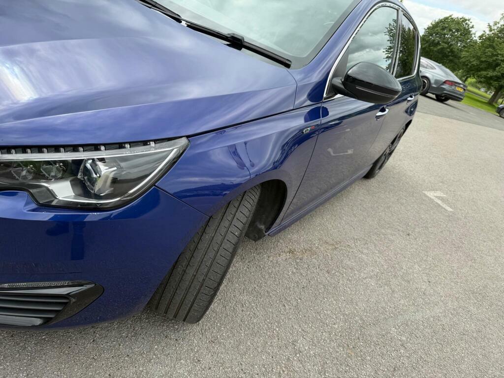 Peugeot 308 1.2 L Pure Tech Access White #38