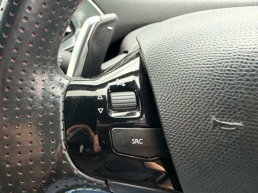 Peugeot 308 1.2 L Pure Tech Access White #18