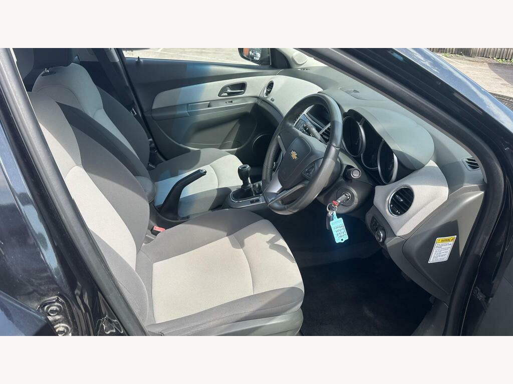 Chevrolet Cruze Saloon 1.8 200909 Blue #16