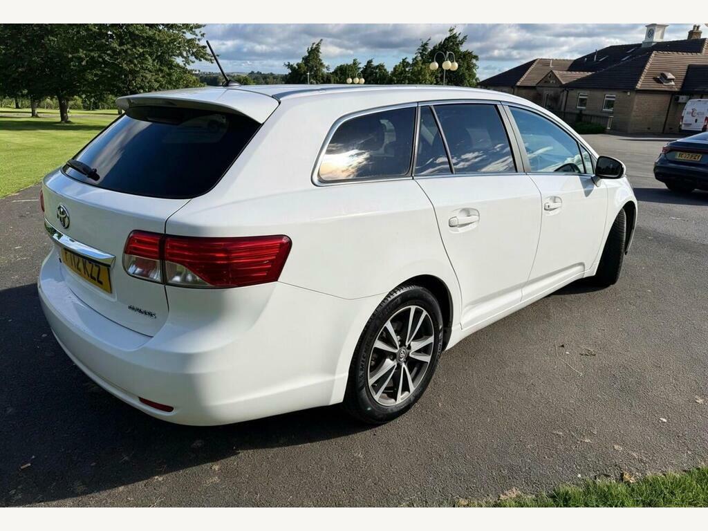 Toyota Avensis D-4d Tr Red #8