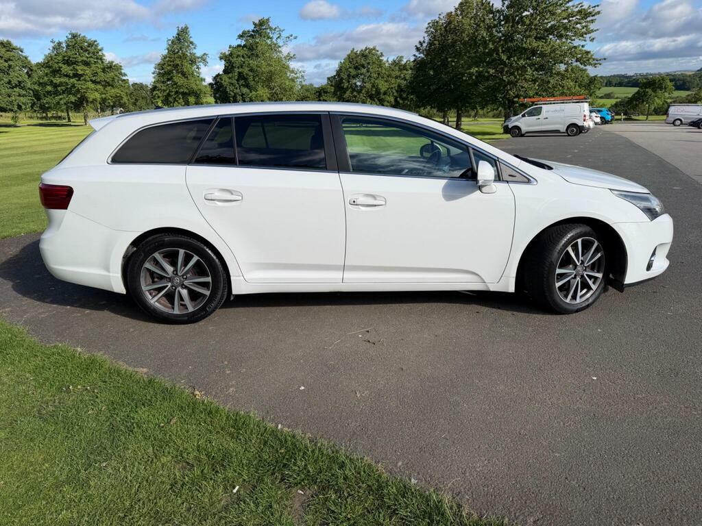 Toyota Avensis D-4d Tr Red #7