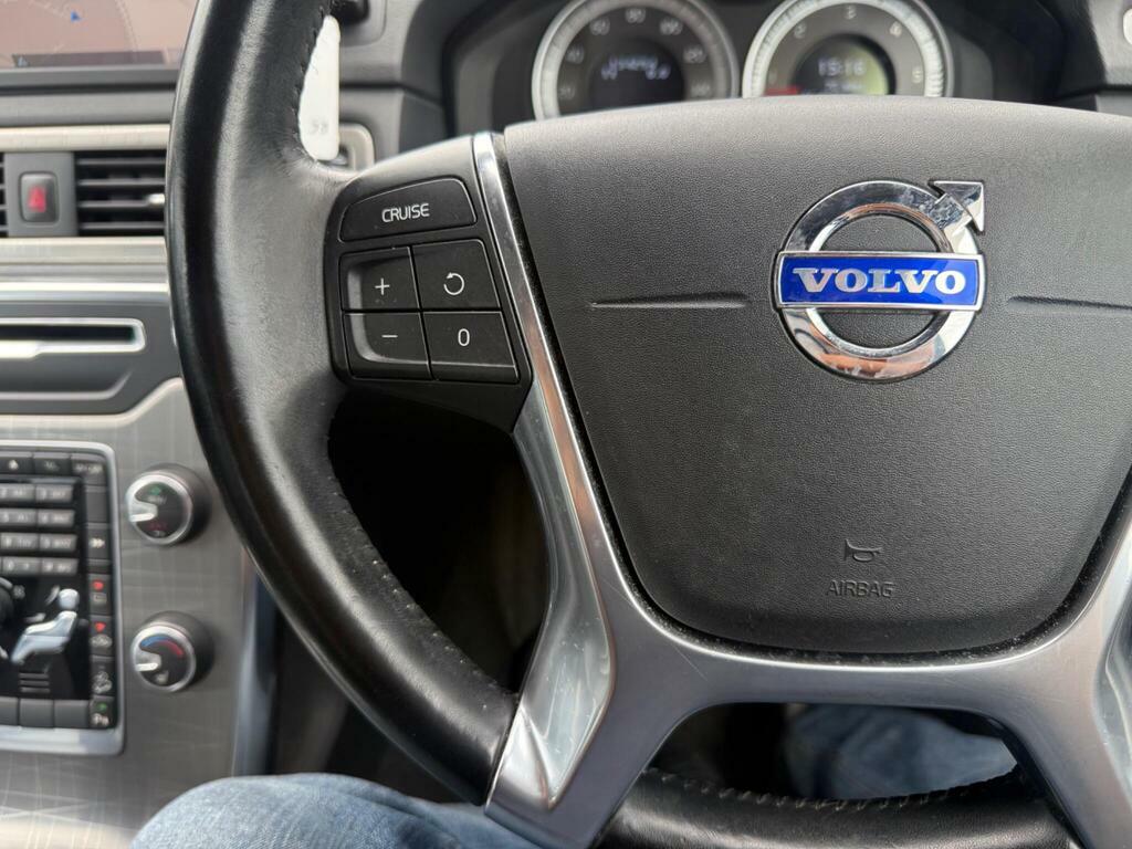 Volvo XC70  Red #31